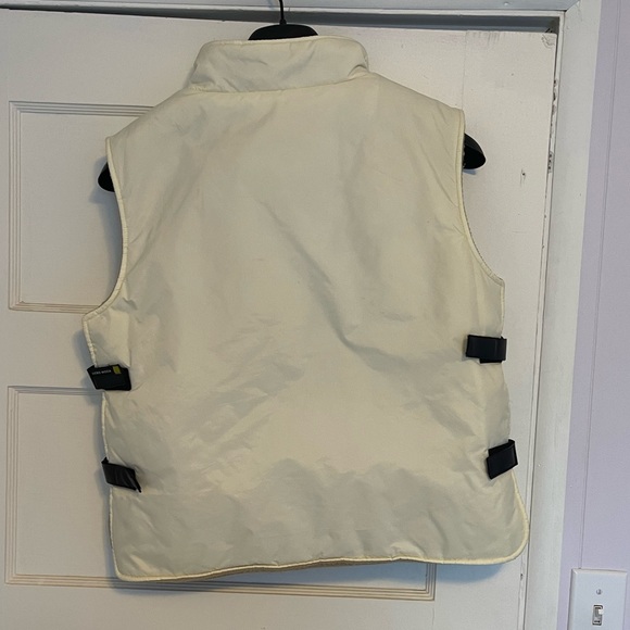 Cool retro sweater vest in EUC - Picture 2 of 6